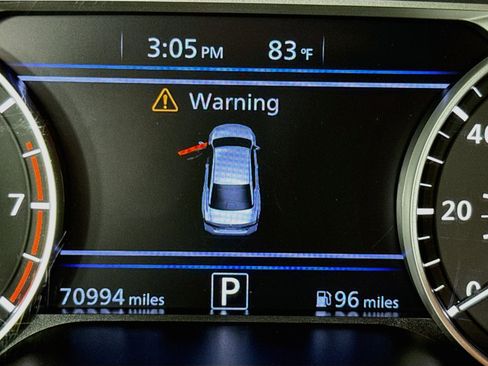 Used 2023 Nissan Altima 2.5 SV FWD image 14