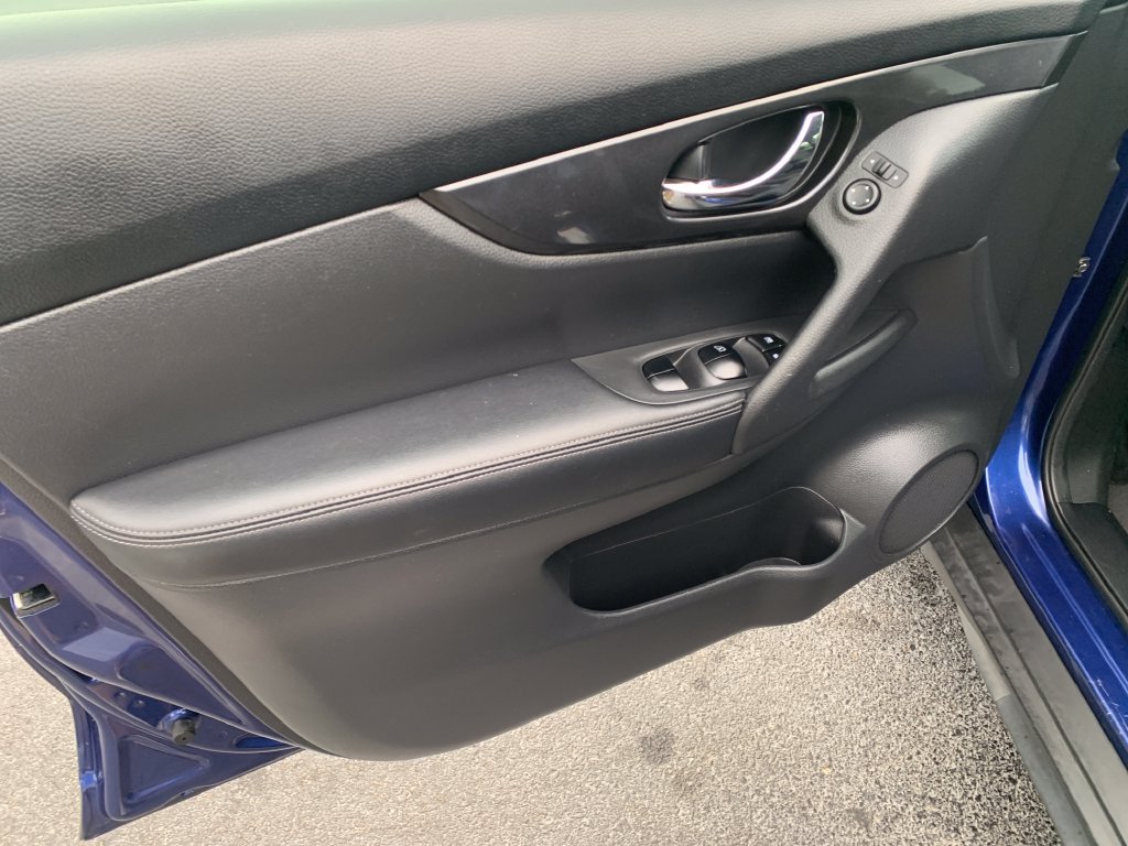 Used 2018 Nissan Rogue S AWD/4WD image 18