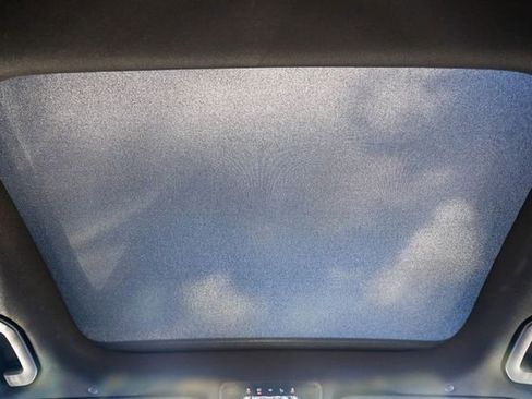 Used 2023 Mercedes-Benz GLB 250 4MATIC image 16