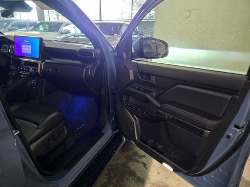 Certified 2025 Toyota 4Runner TRD Off-Road Premium image 10