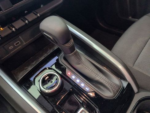 Used 2023 Chevrolet Colorado Trail Boss w/ Technology Package image 21