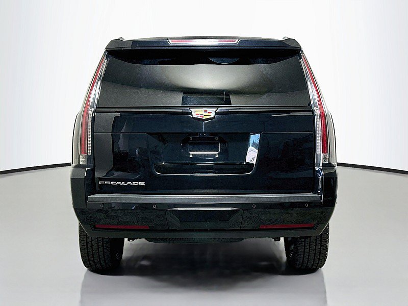 Used 2019 Cadillac Escalade Platinum w/ Escalade Sport Edition AWD/4WD image 4