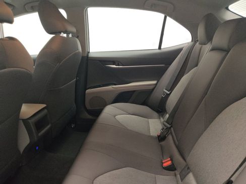Used 2018 Toyota Camry LE FWD image 18