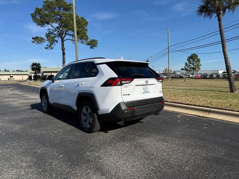 Used 2025 Toyota RAV4 XLE AWD/4WD image 6