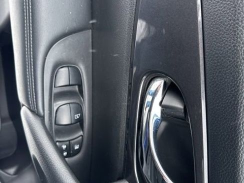 Used 2017 Nissan Rogue SV image 9