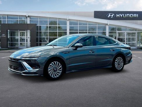New 2025 Hyundai Sonata Limited image 2