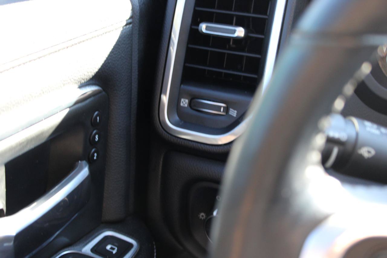 Used 2019 RAM 3500 Laramie AWD/4WD image 23