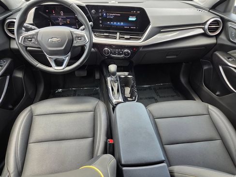 Certified 2025 Chevrolet Trax ACTIV w/ Driver Confidence Package FWD image 8