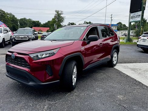 Used 2020 Toyota RAV4 LE AWD/4WD image 2