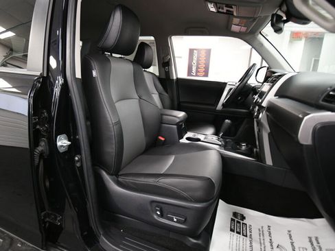 Certified 2024 Toyota 4Runner SR5 Premium image 29