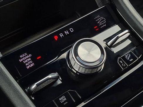 Used 2023 Jeep Grand Cherokee Overland AWD/4WD image 12