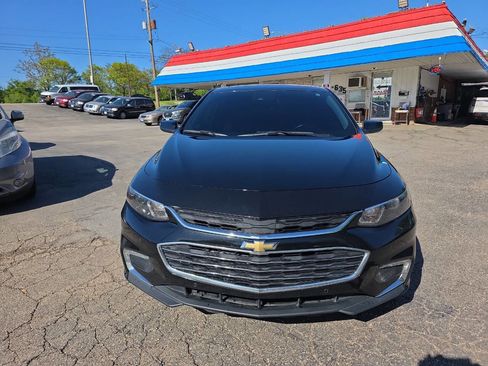 Used 2017 Chevrolet Malibu Premier w/ Premier Sun and Wheel Package FWD image 4