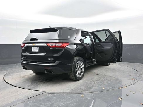 Used 2018 Chevrolet Traverse Premier image 41