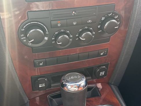 Used 2009 Jeep Grand Cherokee Overland AWD/4WD image 25