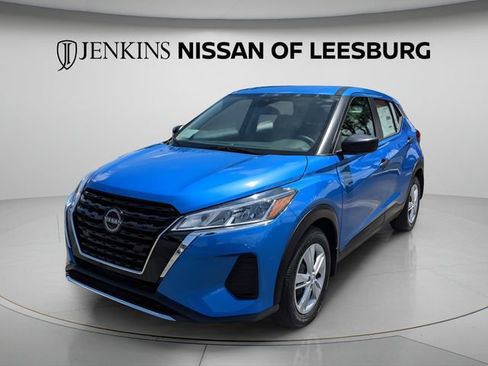 Certified 2025 Nissan Kicks Play S FWD image 9