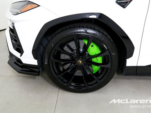 Used 2022 Lamborghini Urus AWD/4WD image 37