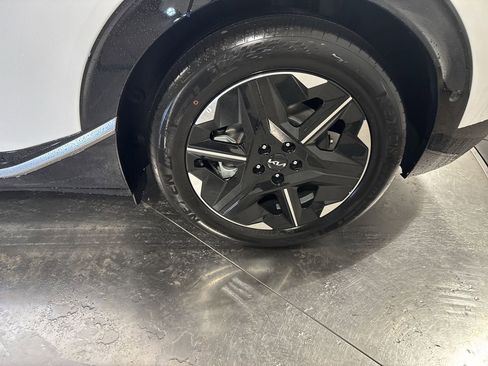 New 2025 Kia EV6 Wind image 12