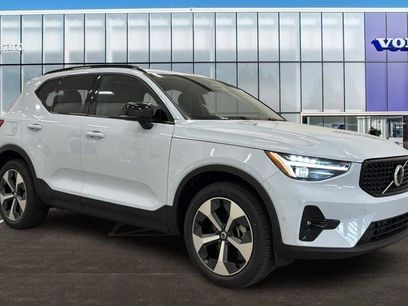New 2026 Volvo XC40 B5 Plus w/ Protection Package Premier