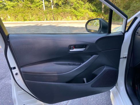 Used 2020 Toyota Corolla LE FWD image 10