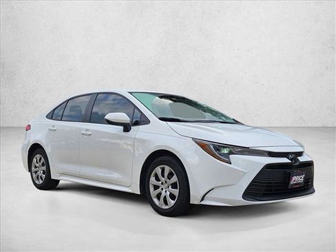 Used 2024 Toyota Corolla LE FWD image 3