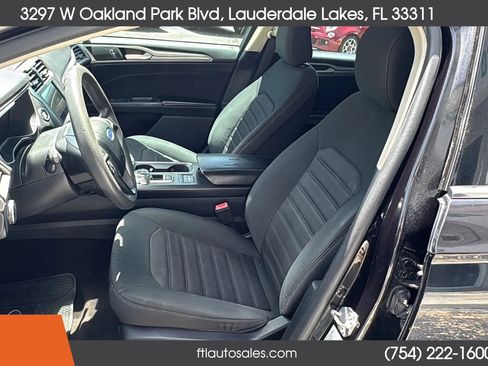 Used 2020 Ford Fusion SE FWD image 19