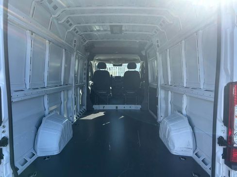 Used 2024 RAM ProMaster 3500 w/ Convenience Group image 28