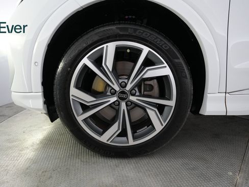 Used 2024 Audi Q4 e-tron Prestige AWD/4WD image 19