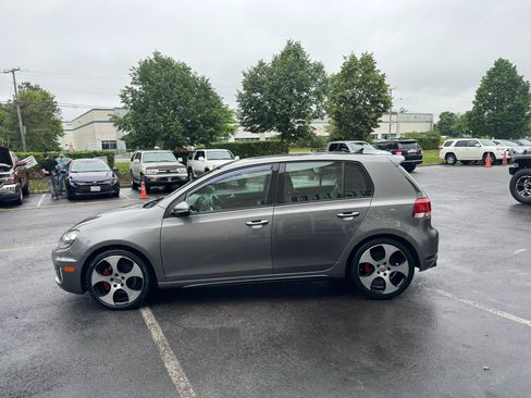 Used 2011 Volkswagen Golf 4-Door FWD image 25