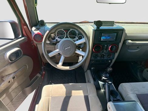 Used 2010 Jeep Wrangler Unlimited Sahara AWD/4WD image 20