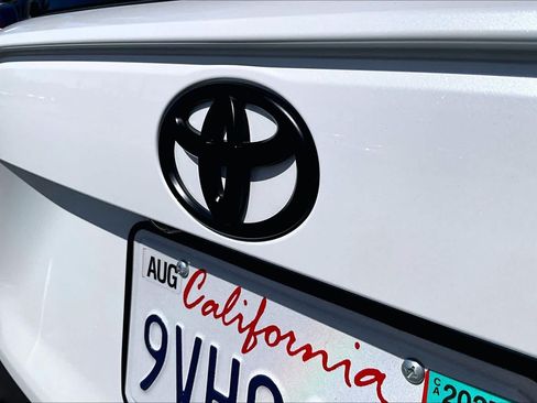 Used 2025 Toyota RAV4 XLE Premium FWD image 9