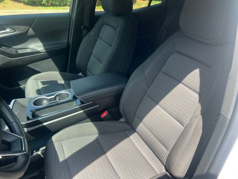 Used 2025 Chevrolet Equinox LT image 31