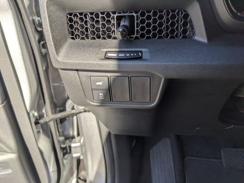 Used 2025 Honda CR-V Sport-L image 32