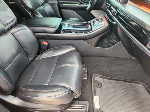 Used 2022 Lincoln Aviator Reserve w/ Equipment Group 201A AWD/4WD image 14