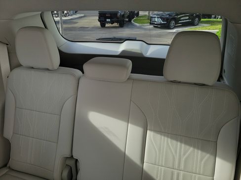 New 2026 Buick Enclave Avenir w/ Super Cruise Package FWD image 13