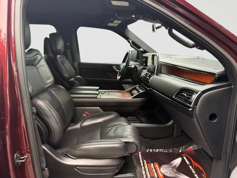 Used 2018 Lincoln Navigator Reserve w/ Technology Package AWD/4WD image 22
