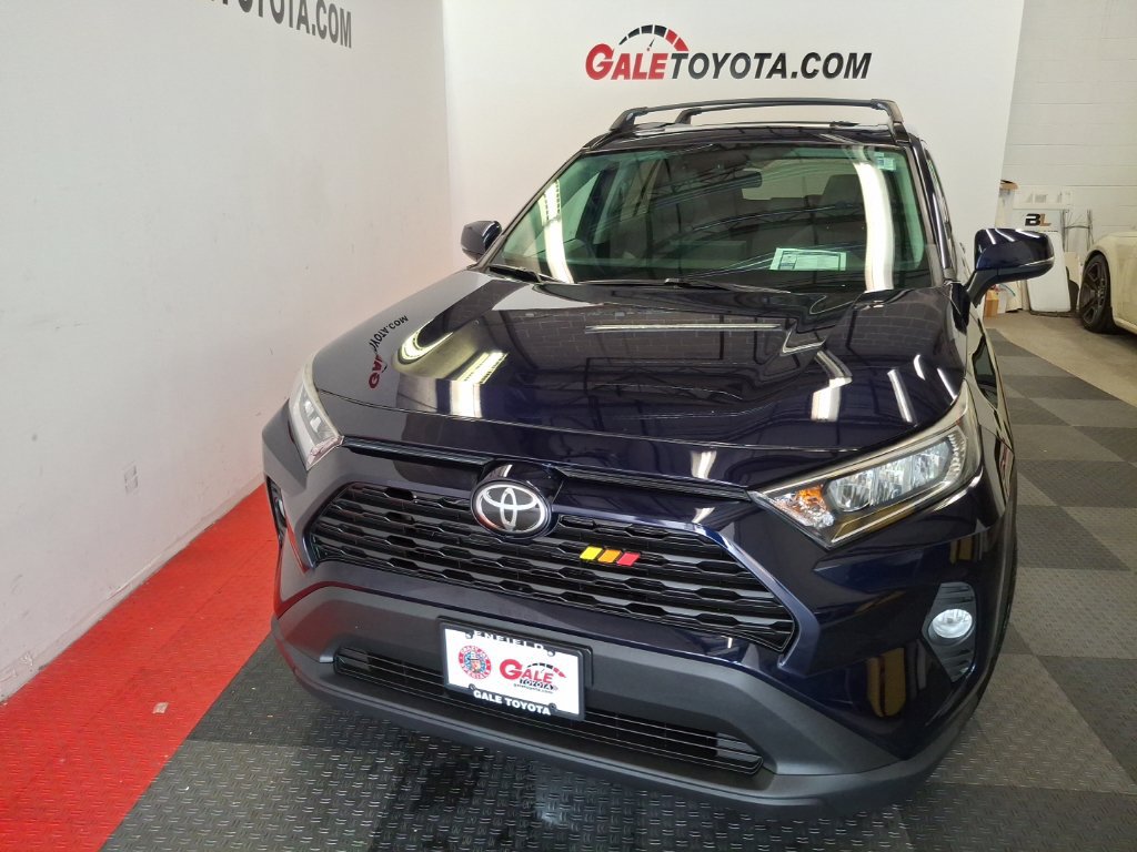 Used 2019 Toyota RAV4 XLE w/ Convenience Package AWD/4WD image 3