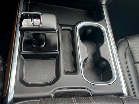 Certified 2024 Chevrolet Silverado 1500 High Country w/ Technology Package AWD/4WD image 32