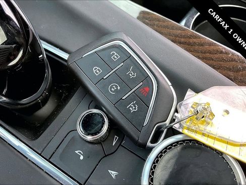 Used 2023 Cadillac Escalade ESV Sport Platinum w/ LPO, ONYX Package image 35