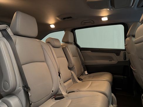 Used 2023 Honda Odyssey Touring image 31