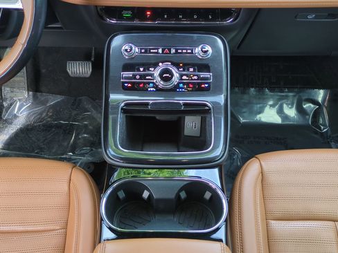 Used 2022 Lincoln Nautilus Black Label w/ Class II Trailer Tow Package AWD/4WD image 19