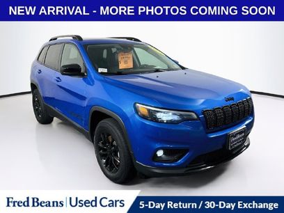 Used 2023 Jeep Cherokee Altitude Lux
