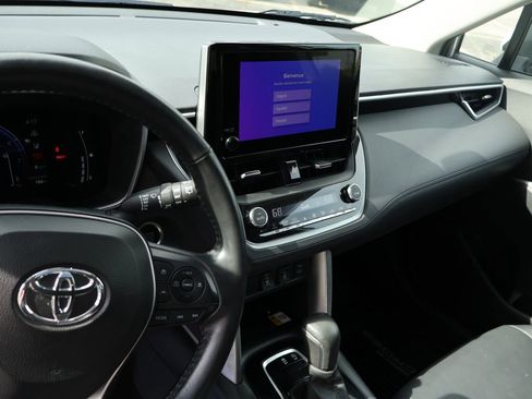 Used 2023 Toyota Corolla Cross XLE w/ Convenience Package AWD/4WD image 24
