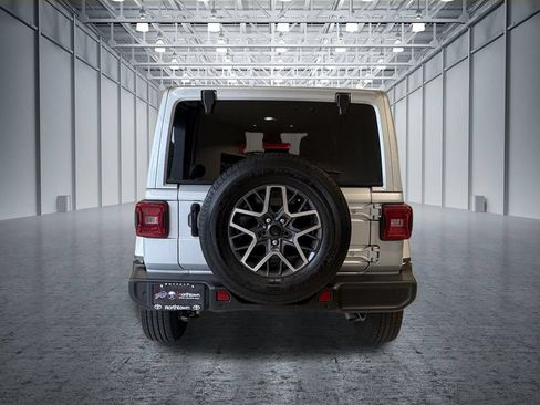 Used 2024 Jeep Wrangler Unlimited Sahara w/ Safety Group AWD/4WD image 6