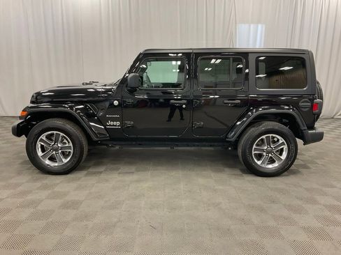 Used 2023 Jeep Wrangler Sahara image 13