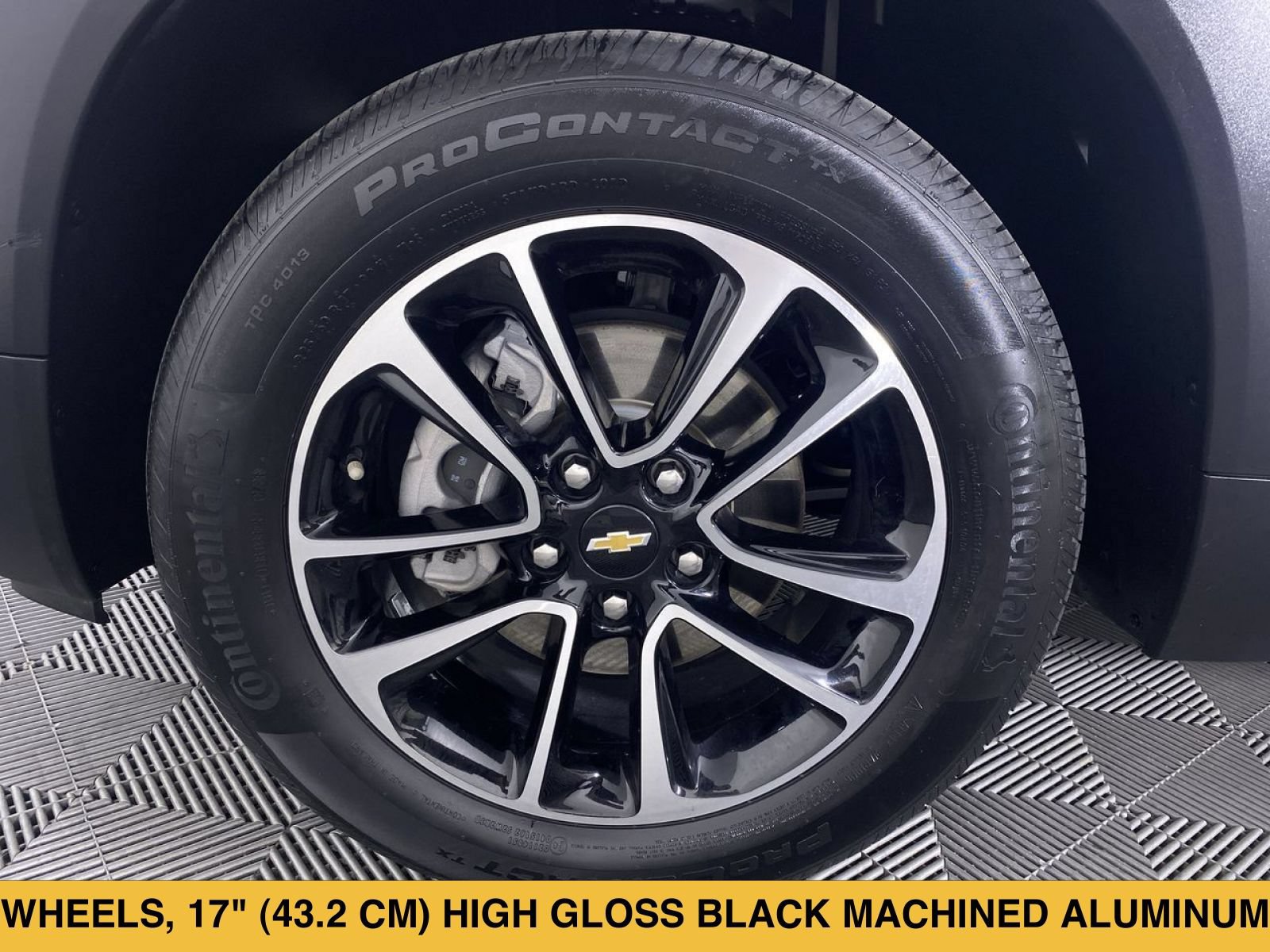 Used 2025 Chevrolet TrailBlazer LT w/ LT Cold Weather Package FWD image 14