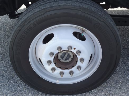 Used 2023 Ford F550 4x4 Regular Cab Super Duty image 10