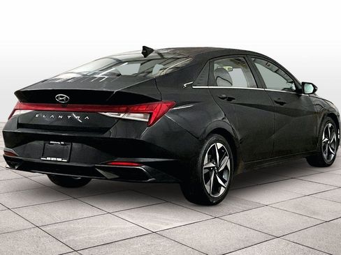 Used 2021 Hyundai Elantra SEL w/ Convenience + Premium Package image 11