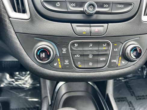 Used 2022 Chevrolet Malibu LT image 20