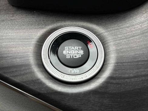 Used 2022 Jeep Grand Cherokee L Overland w/ Advanced Protech Group III image 17