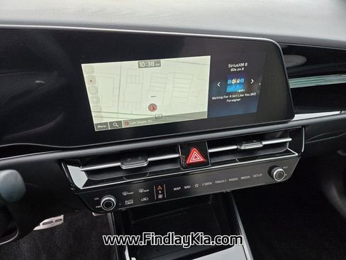 Certified 2025 Kia Niro EX Touring image 24